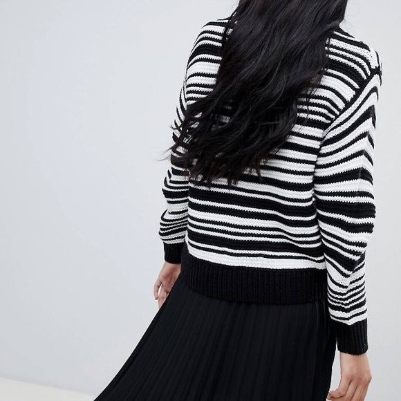 Cozy Knitted Crew Neck Sweater - Picture 13 of 15